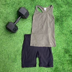 Gap Fit Motion Racer Back Athletic Tank
